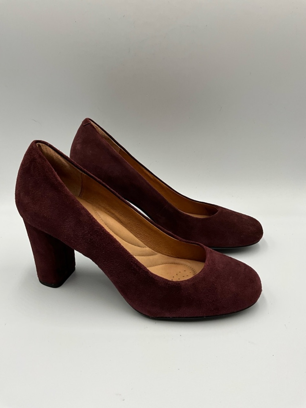 Clarks Pumps Size 9 Burgundy Suede Block Heel Pumps